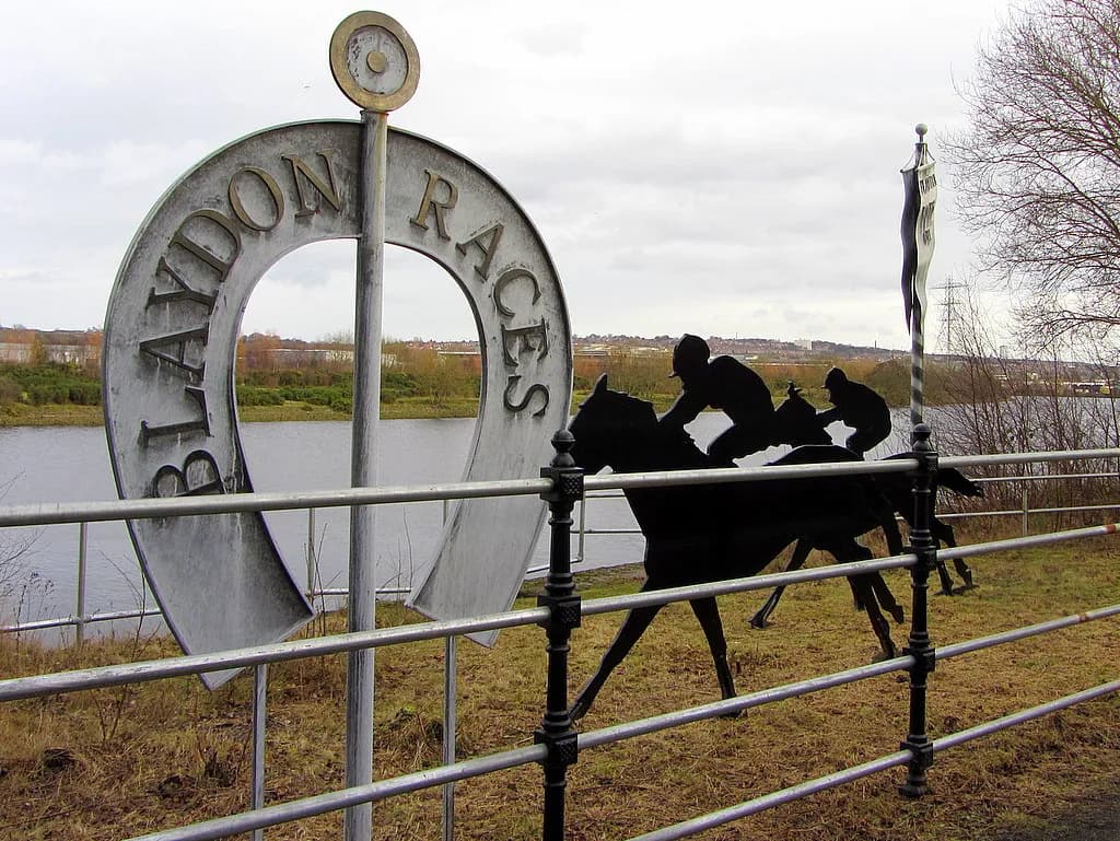 Sculpture to commemorate the Blaydon Races The sculpture is situated on the south bank of the River Tyne close to the railway line and Keelman's Way cycle track.